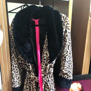 Betsey Johnson NWT Faux Fur Cheetah leopard Robe